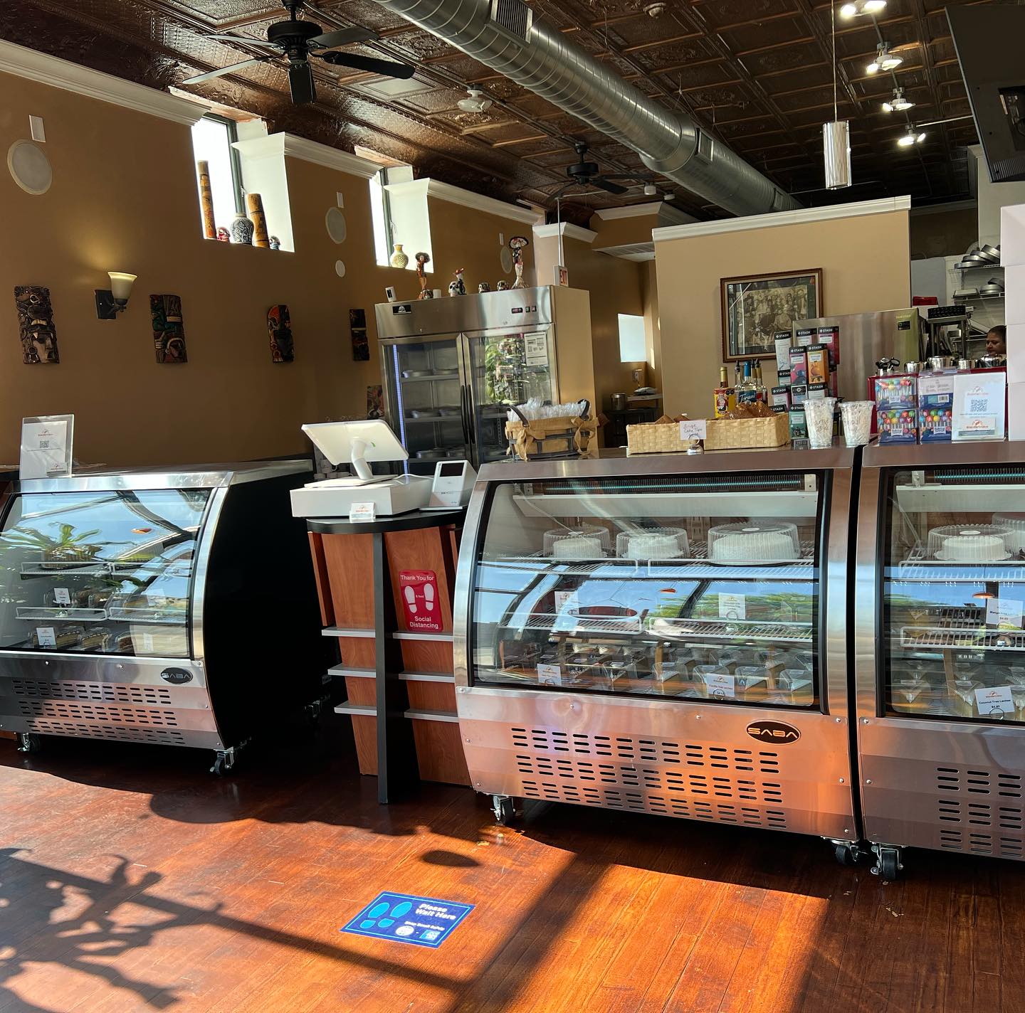 Behind the Scenes at Kristoffer's Cakes: A Day in Our Chicago Bakery