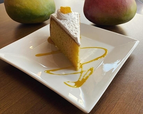 How Chicago Locals Celebrate Life’s Sweet Moments with Tres Leches Cakes