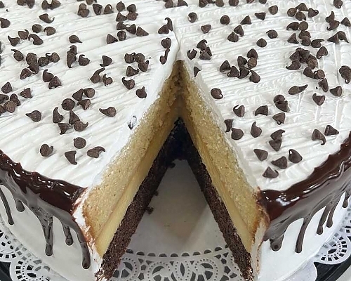 Chicago's Love Affair with Tres Leches Cake, A Chicago Bakery Trend